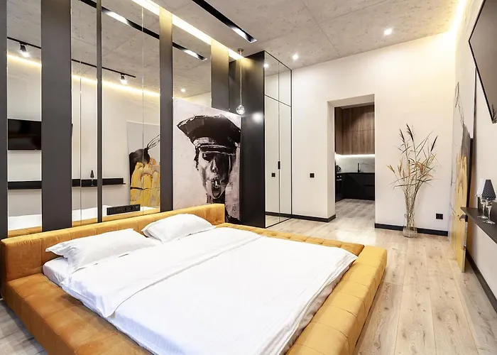 Royal On Gazova 10 Lviv